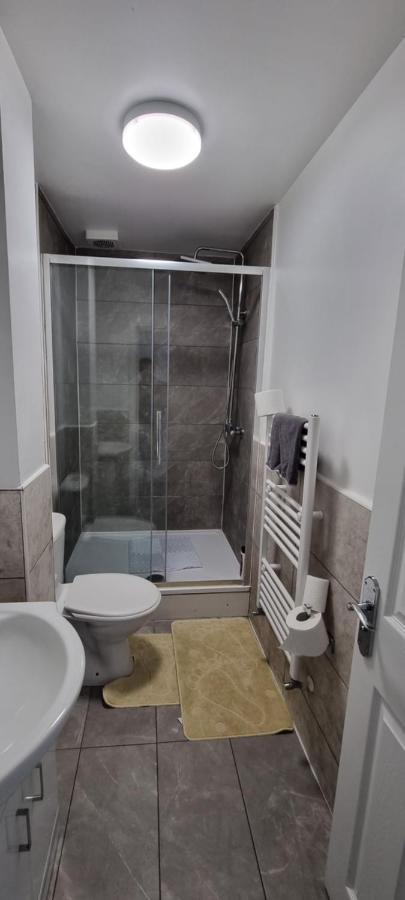 Vh Premier Flat 3 Apartman Gillingham  Kültér fotó