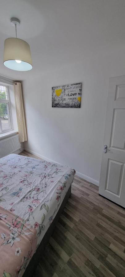 Vh Premier Flat 3 Apartman Gillingham  Kültér fotó